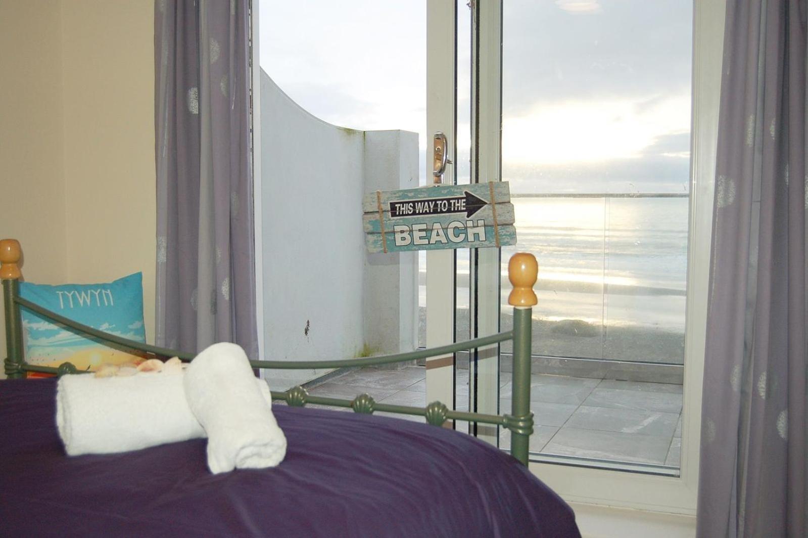 Seagull Beach House Tywyn Bagian luar foto